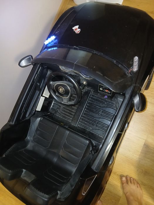 Детска акумулаторна кола