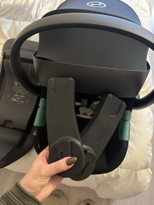 Столче/ кошница за кола Cybex Aton B2 i-Size