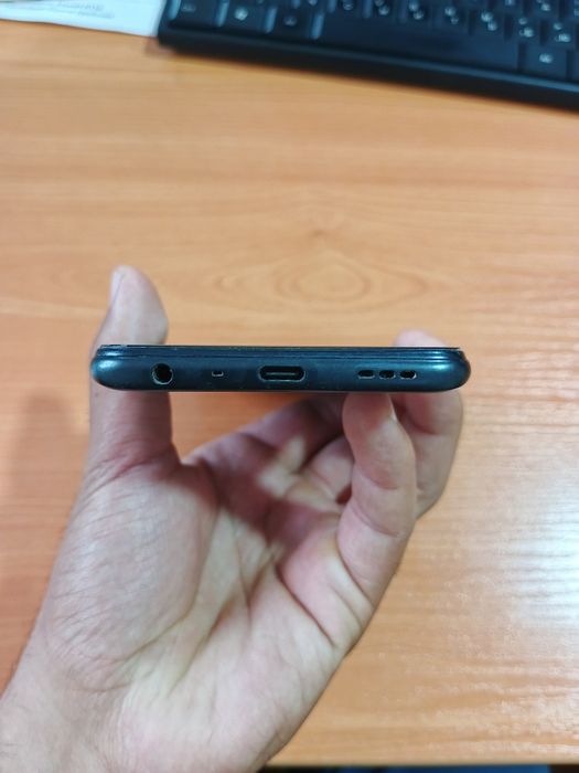 Realmi 9 i  karopka document bor