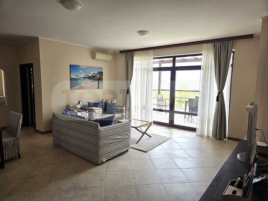 Тристаен апартамент в елитен голф комплекс Thracian Cliffs Golf Resort