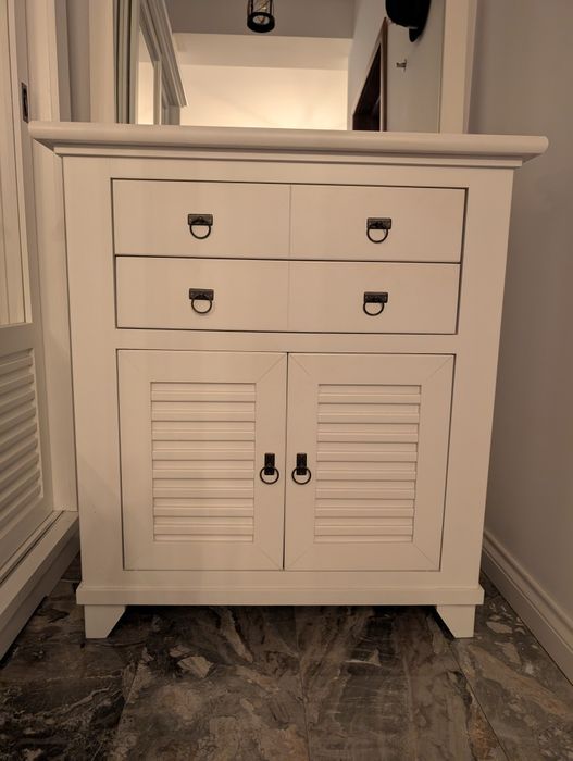 Comoda alba 2 sertare și două uși