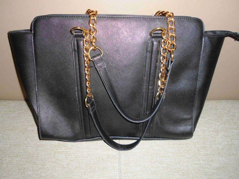 Голяма чанта с дълга дръжка, раница с арт принт и други