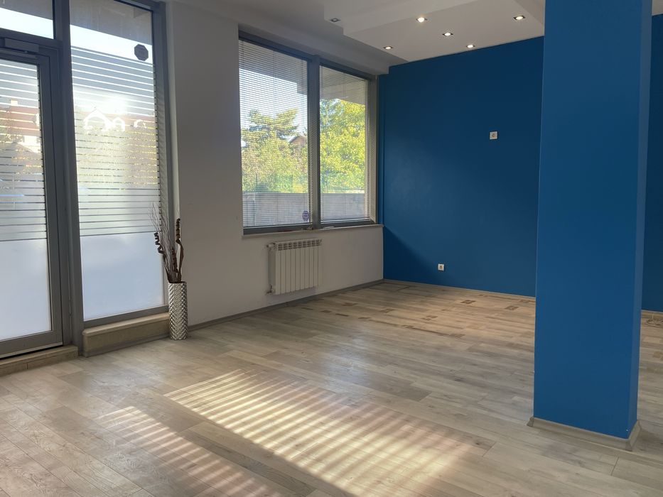 Дава се под наем Офис в София, Витоша - 53 кв.м за 459 € - Снимка #2