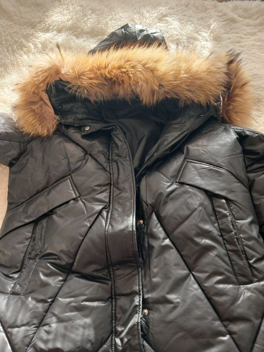 Продаю пуховик за 3000