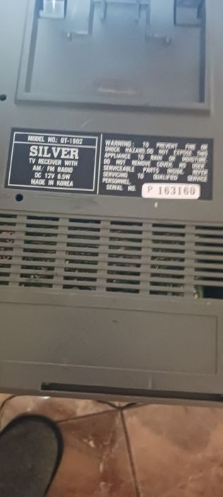 Televizor auto silver are și radio functional   functional