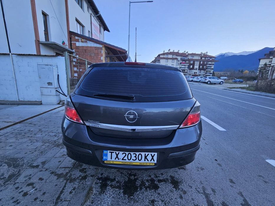 Продавам Opel Astra1. 4