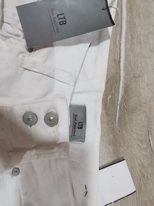 Къси панталони LTB