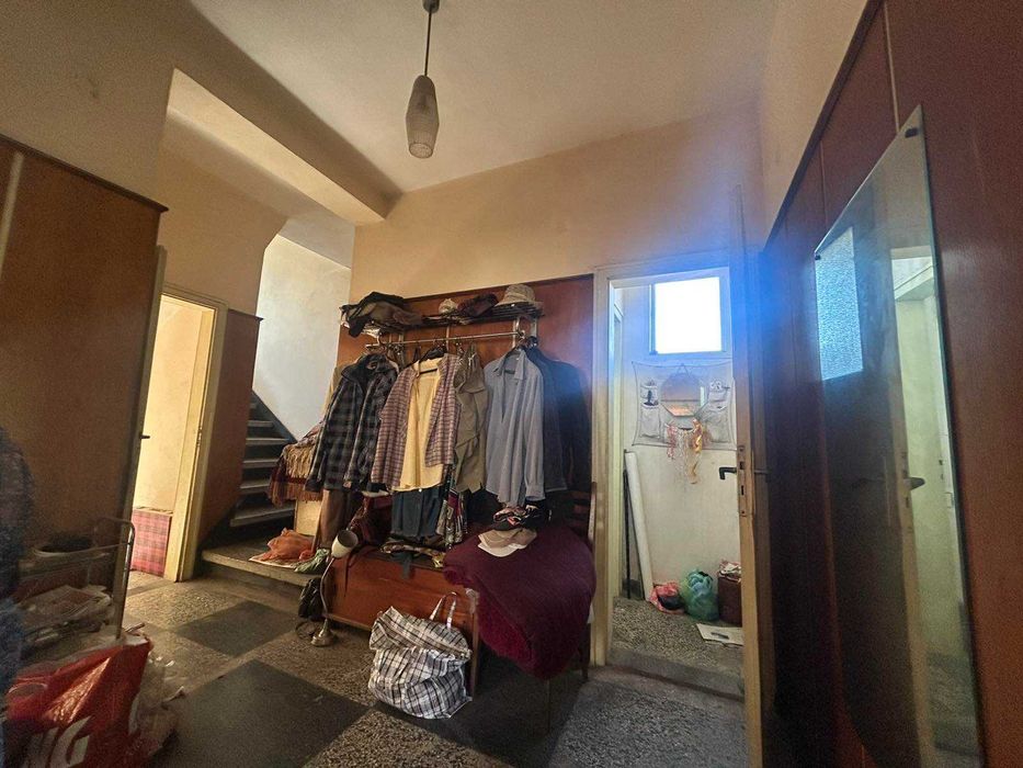 Двуетажна газифицирана къща, гр. Попово