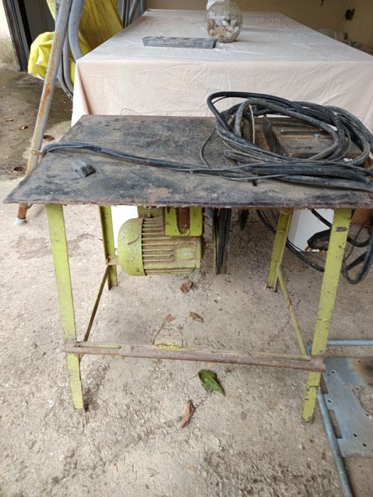 Продавам циркуляр на трифазен ток работи перфектно