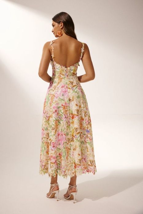 Vând rochie noua din dantelă