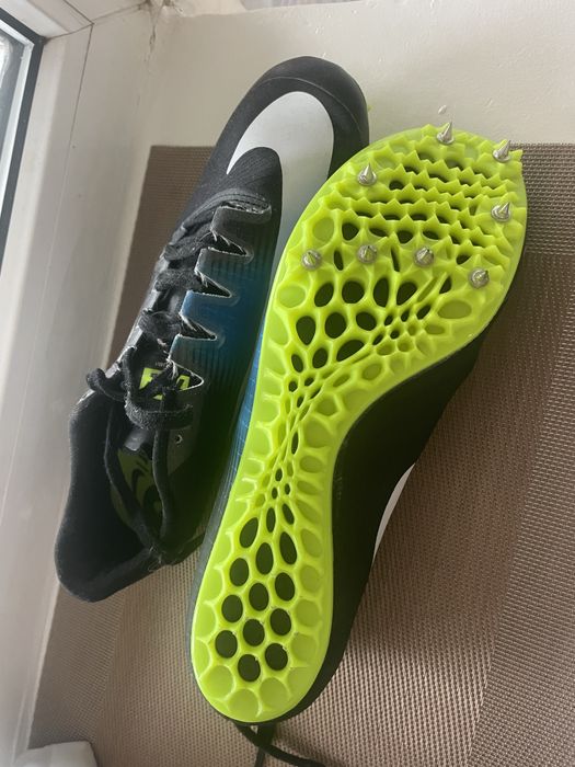 Продам спортивные «шиповки» новые