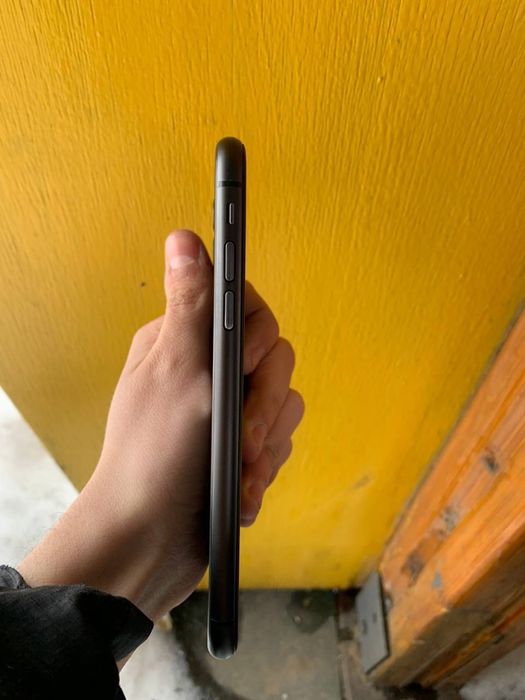 Айфон 11, в неплохом состоянии