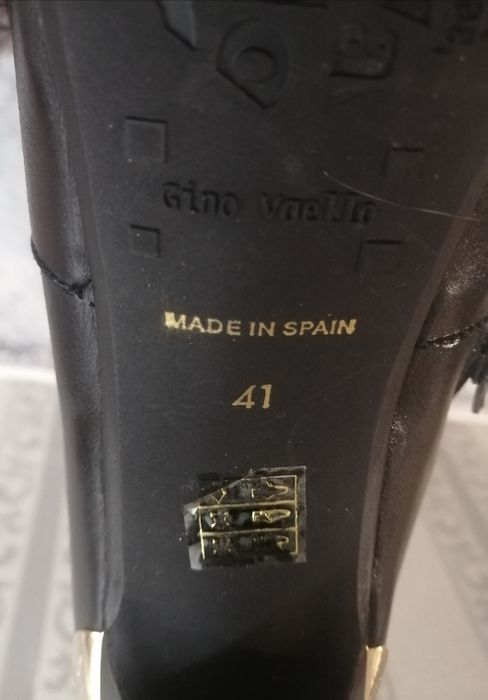 Продам кожаные сапоги