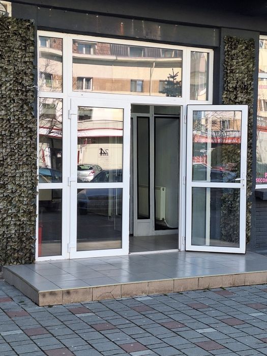 Închiriez spațiu comercial Mioveni