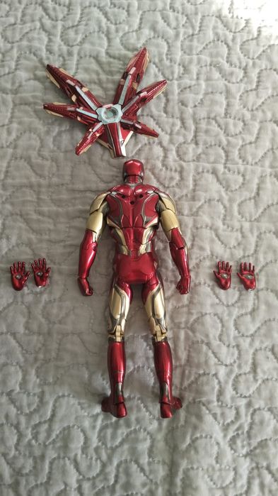 De vanzare figurină Iron Man