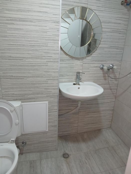 Дава се под наем Едностаен апартамент в Русе, Здравец - 45 кв.м за 193.8 € - Снимка #2