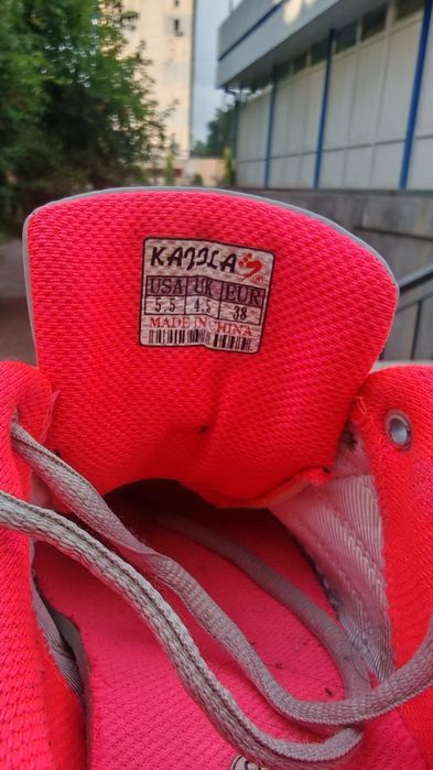 Женские кроссовки Kajila