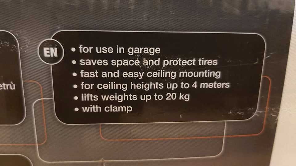 Чисто нова, качествена стойка за велосипед, окачваща се на таван,черна