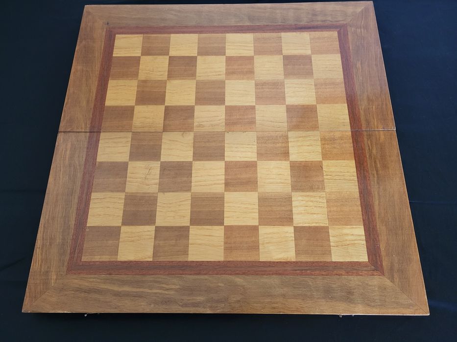 #2 Стар дървен шах