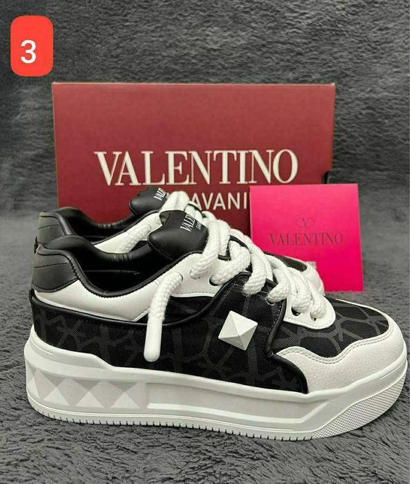 Valetino Garavani one stud *calitate premium*