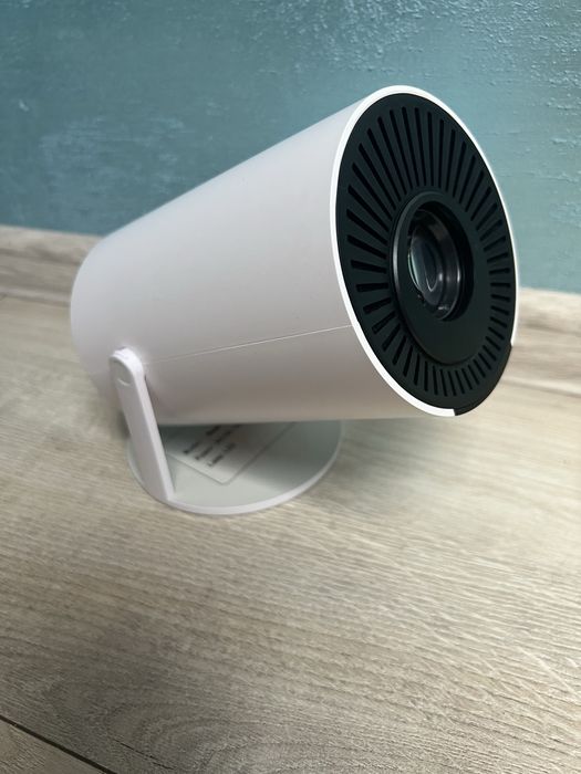 Smart LCD Projector