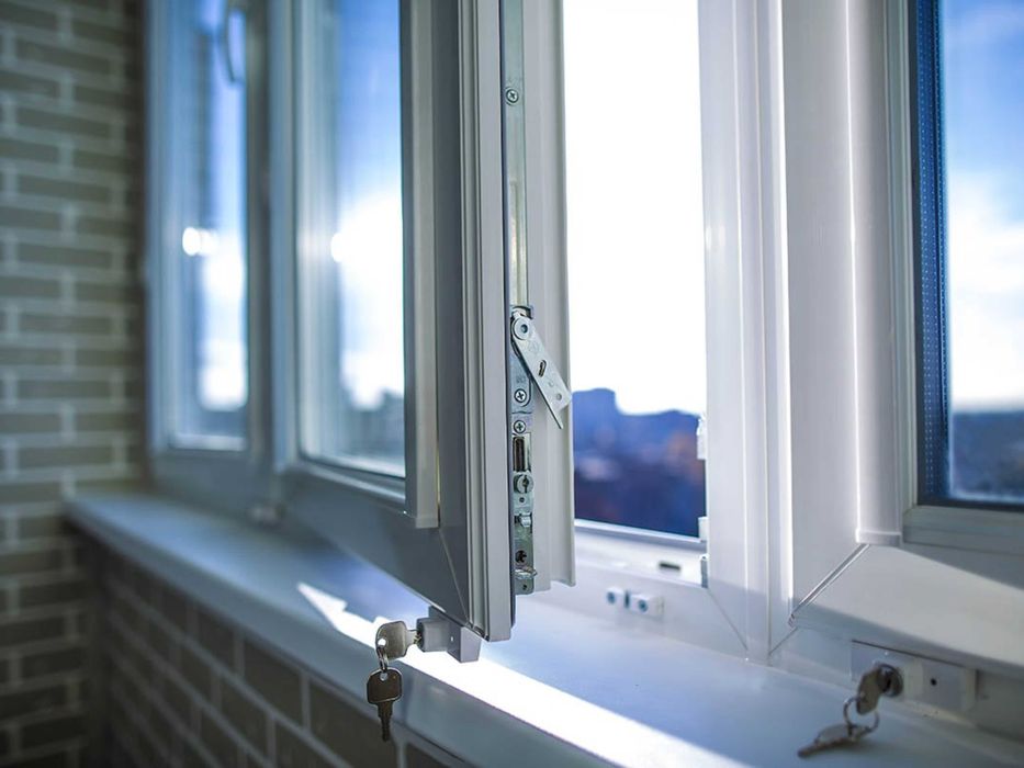 Пластиковые окна и балконы - монтаж под ключ. Производство. Доставка