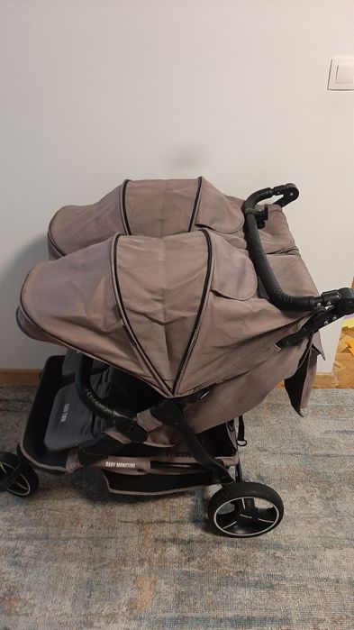 Количка за близнаци