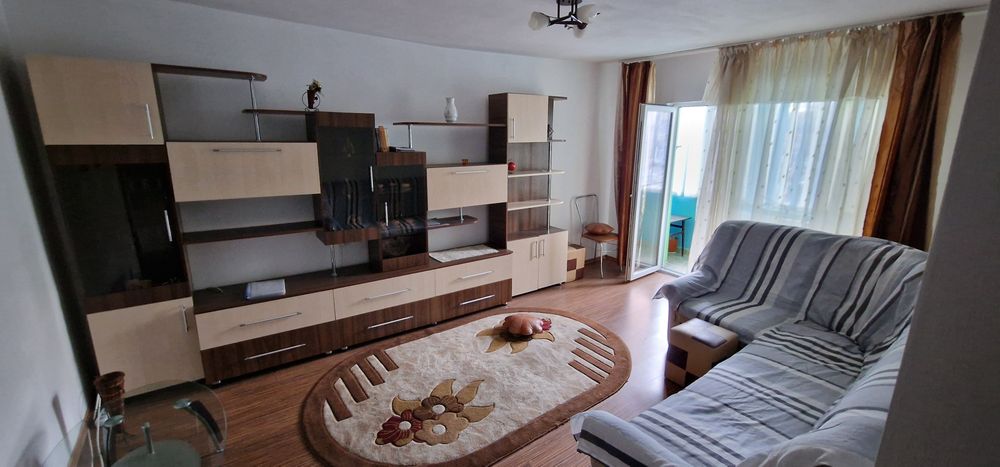 Apartament 3 camere decomandat Micro 6 Târgoviște – mobilat