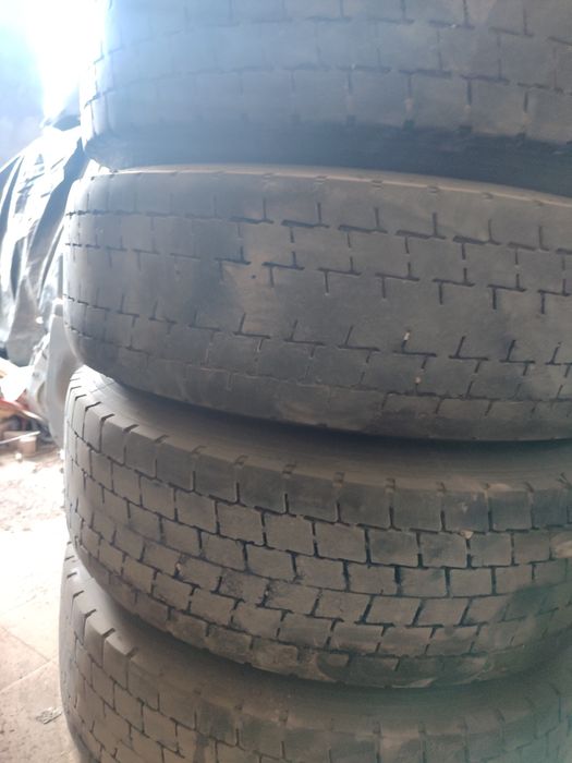 Продам грузовые шины