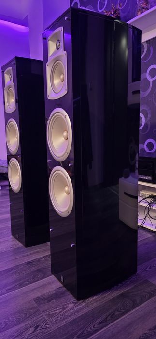 Yamaha ns 777 ..