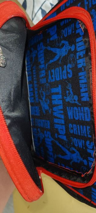 Рюкзак марвел отдам.