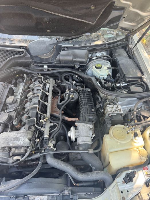 Mercedes Benz E270