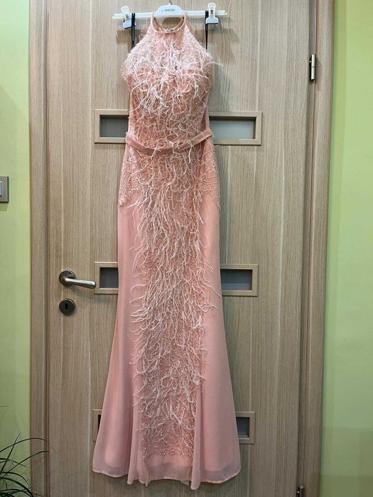 Продавам бална рокля