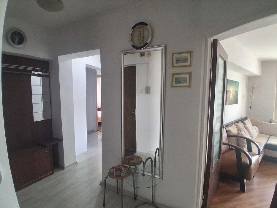 3 camere Crangasi, 5/10, vis a vis de piata,metrou si parc, 370 euro