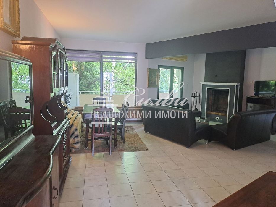 Дава се под наем Двустаен апартамент в Шумен, Център - 80 кв.м за 357 € - Снимка #3