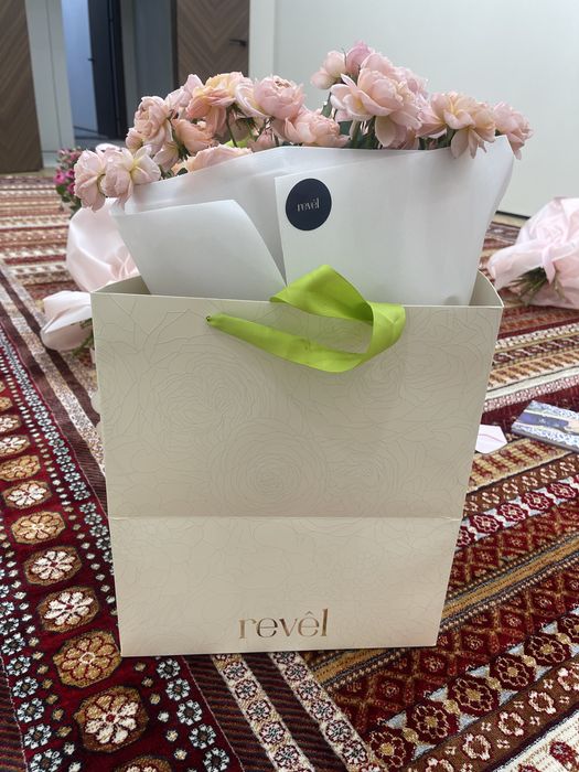 Цветы получили сегодня revel