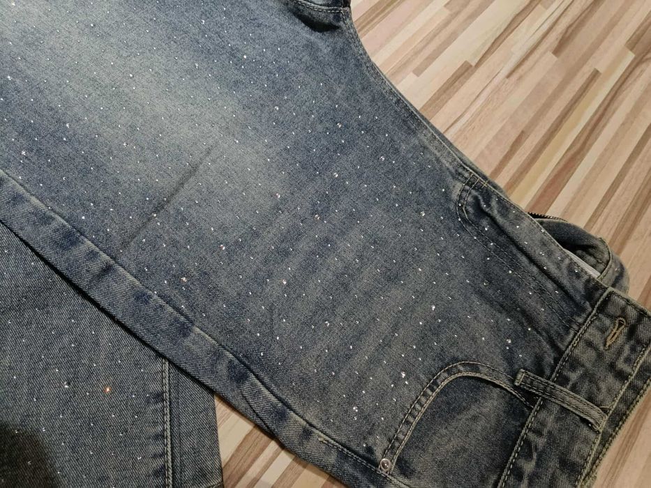 Нови дамски дънки с камъчета размер Л