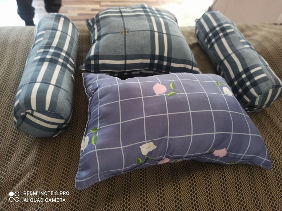 Подушки артопедические и стандартные.