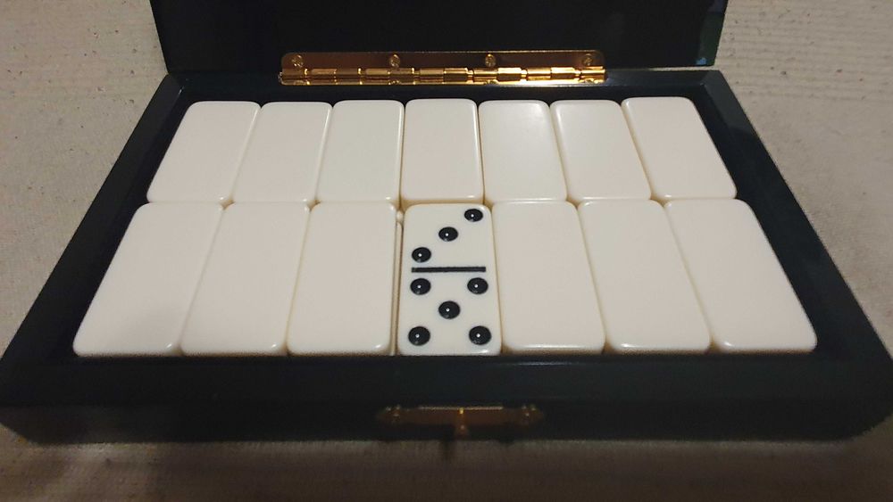 Луксозно ДОМИНО и пъзел EDUCA от 1000 части - чисто нови