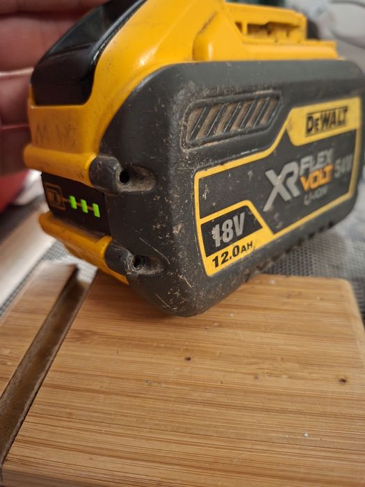 Inlocuiesc celule baterii sudura la rece