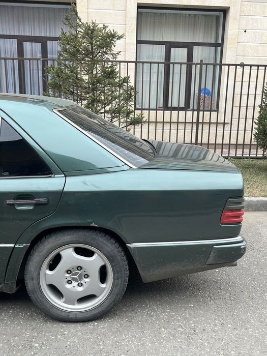 Мерседес w124 е220