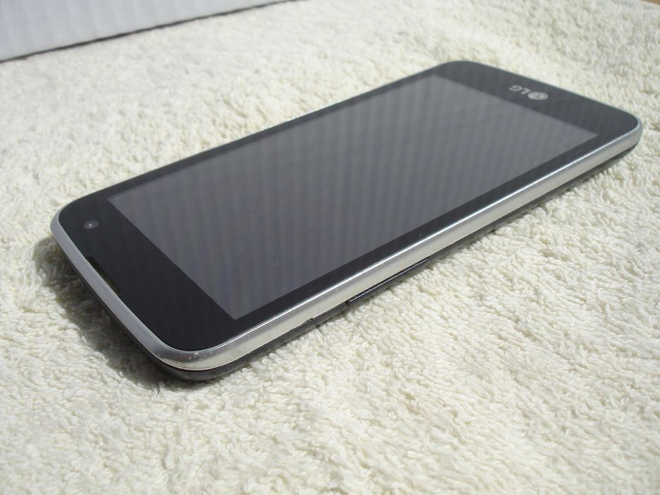 LG K4 (версия K120E) – компактен смартфон, телефон