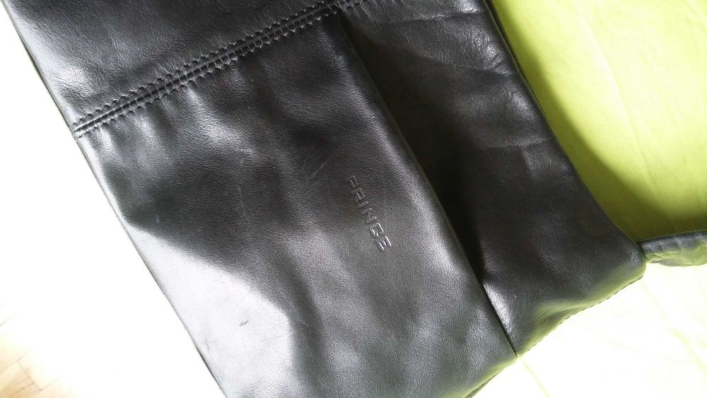 Оранжева италианска кожена чанта и черна кожена чанта