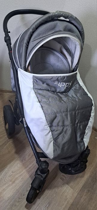 Коляска Tutis Zippy 3 в 1.