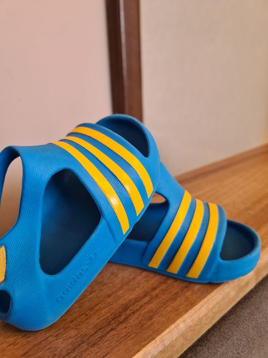 Сандали Адидас без забележки