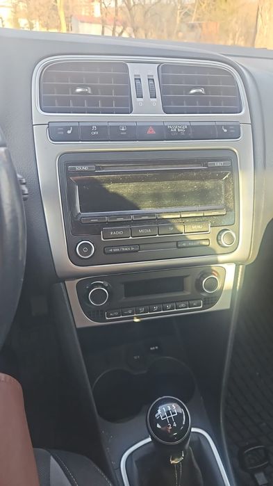 VOLSWAGEN POLO an 2015 benzina