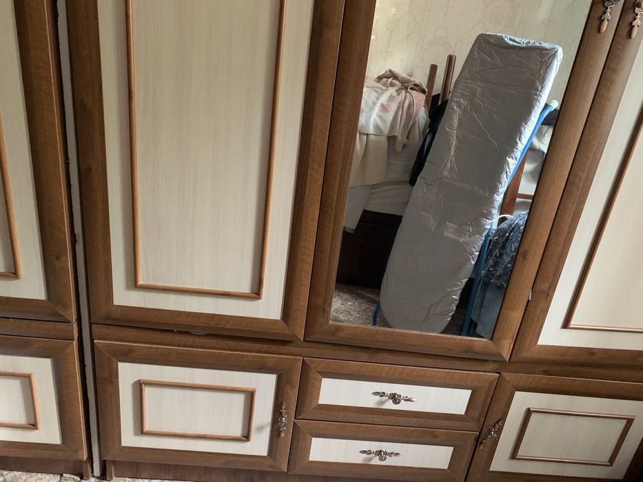 Трехдверные шкафы