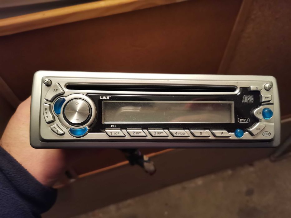 Радио за автомобили съсCD mp3