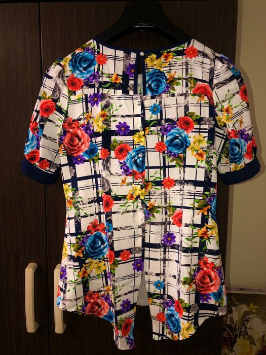 Camasa inflorata cu maneca scurta