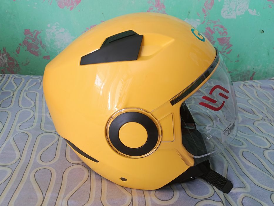 Продам мотошлем Glovo